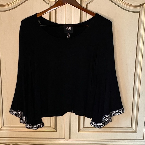W5 by ANTHROPOLOGIE Black Bell Sleeve white accent Round Neck Size Small #45 - Picture 2 of 4